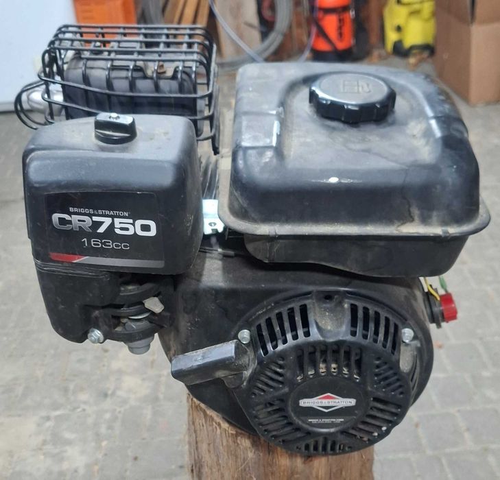 Silnik briggs stratton cr750 uszkodzony