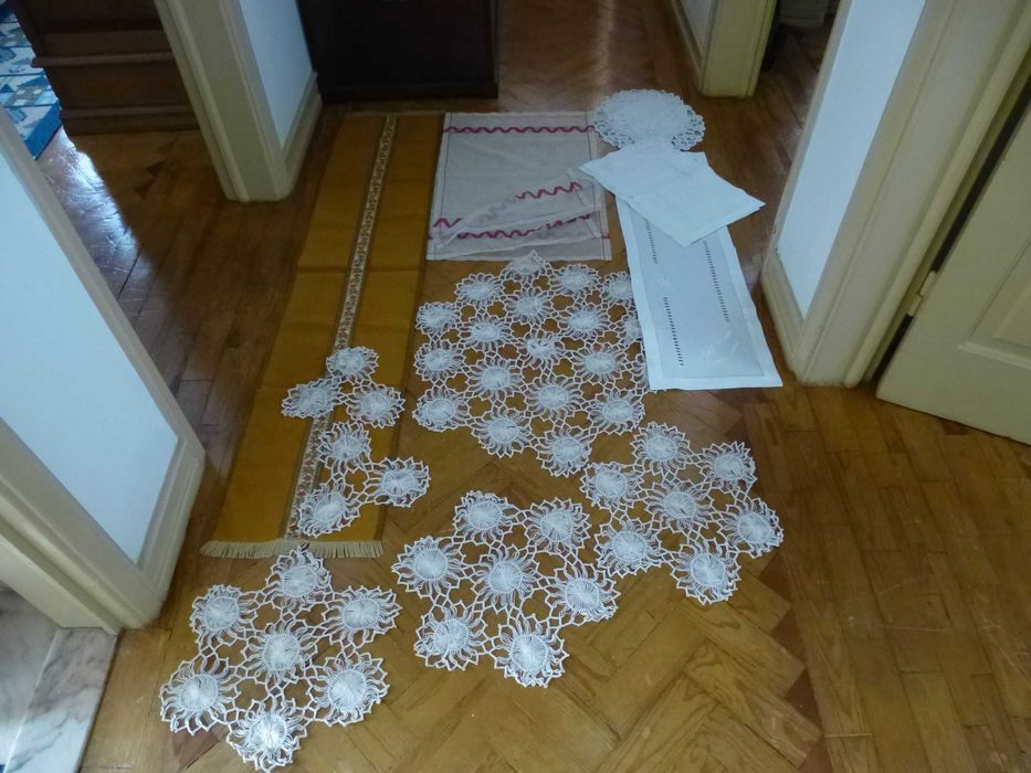 Naperons de renda e tecido, vintages