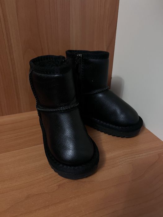 Дитячі зимові  теплі уггі розмір24 ,устілка 15 см-650
