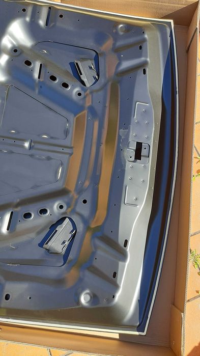 Maska DODGE CHALLENGER 2015- Aluminium