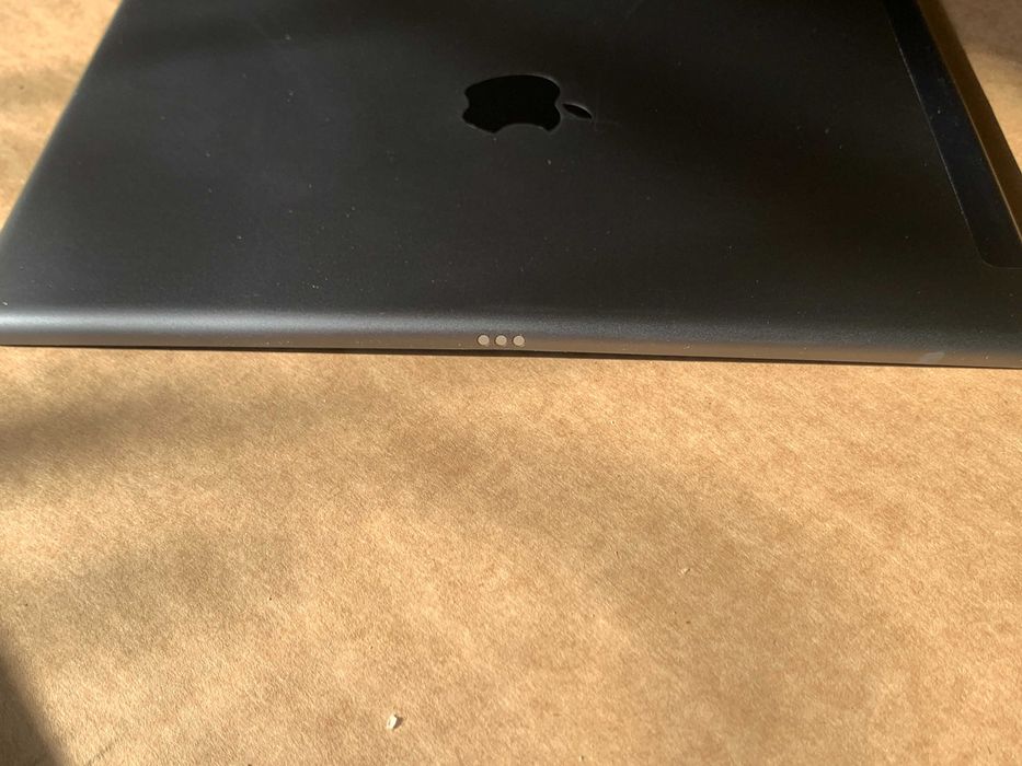 Tablet apple ipad 8 generacji  A2429 128GB bateria 90%