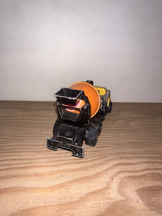 Camião antigo da majorette 1:60
