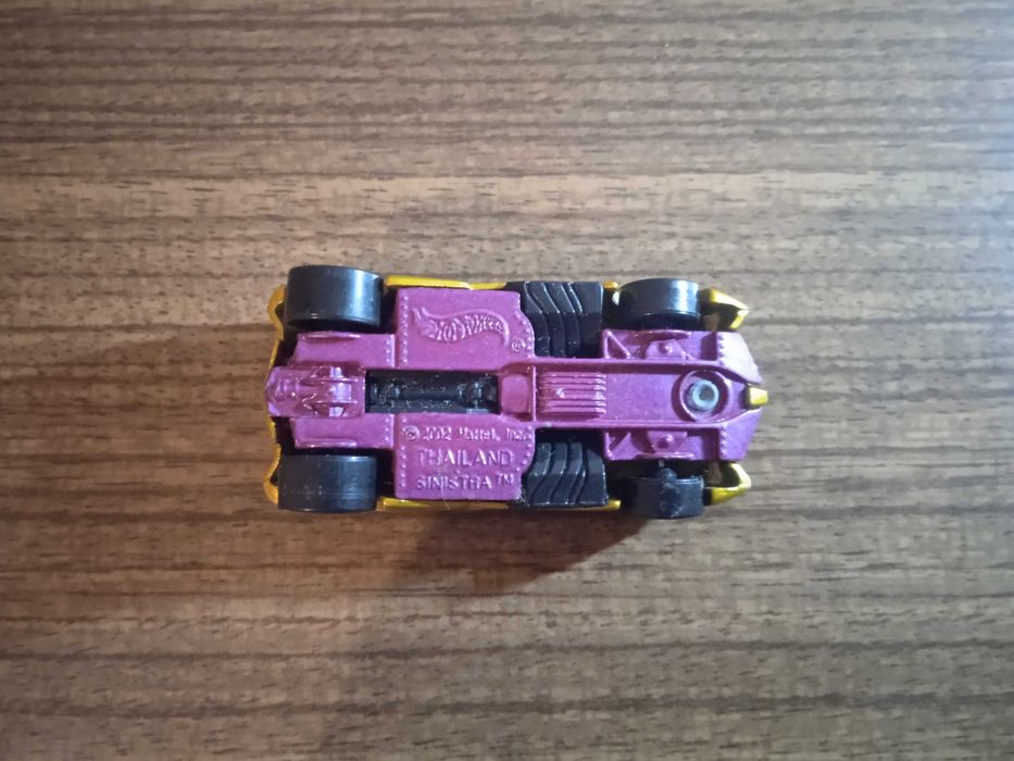 Hot Wheels Sinistra Catwoman