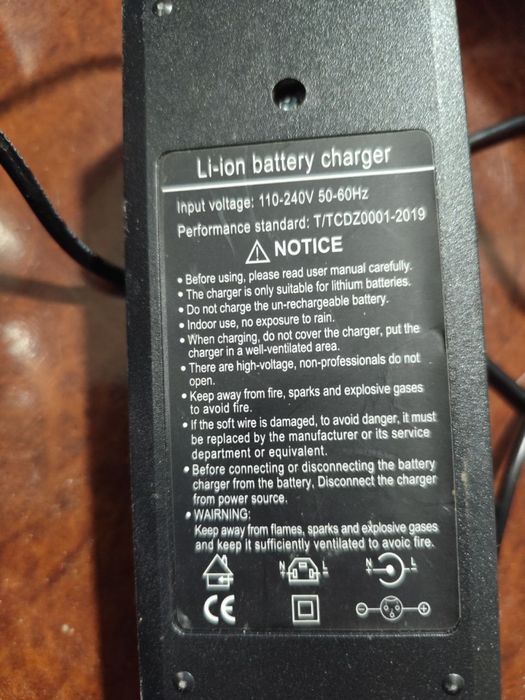 літієвий зарядний акум/пристрій на 48В 3А