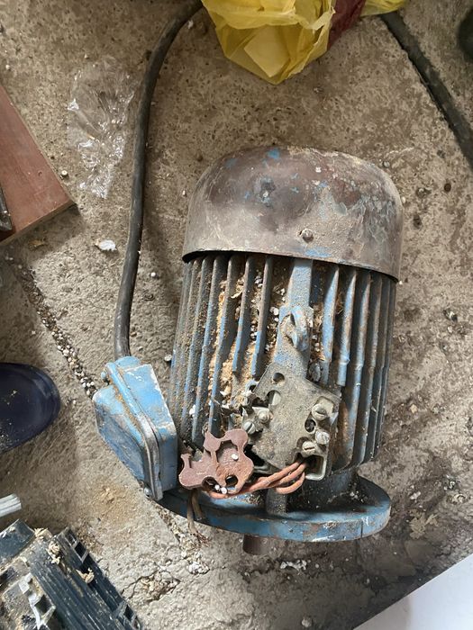 Електро мотори-вібро мотори