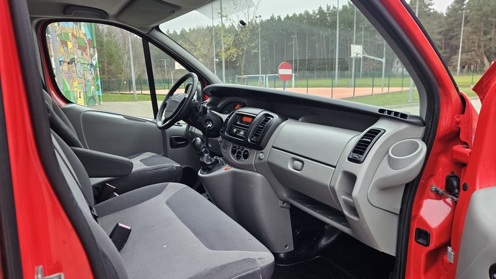 Renault Trafic_2.0dci_L1h1_6biegów_Klimatyzacja