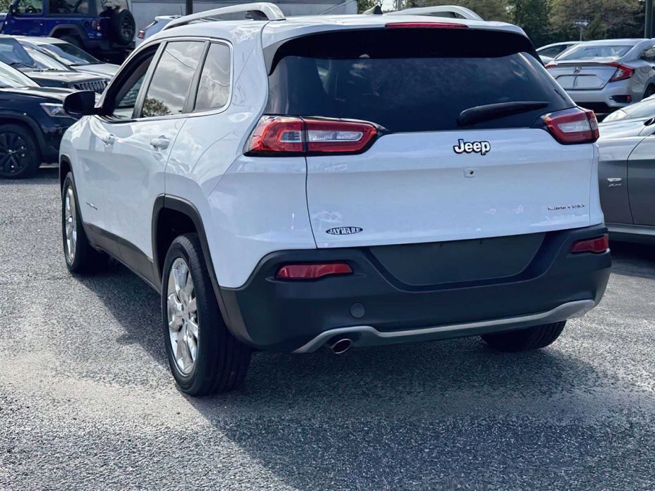Jeep Cherokee      2016