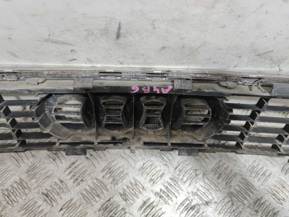 Audi A4 B6 Grill Atrapa Chłodnicy