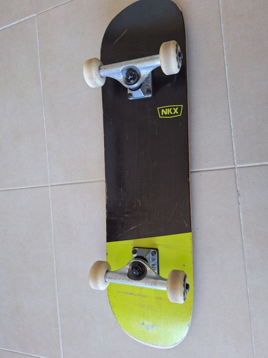 Tabua de skate usado NKX como novo