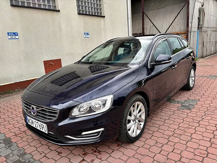 Volvo V60 Navi Zegary 3D EL. Fotel B LED B ładny Oryg przeb Pełny '16 BierzeOlej