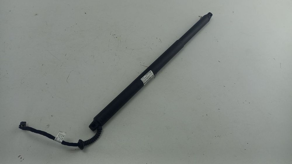 Амортизатор крышки багажника Superb 3 III 2015-2022 3V9827852B