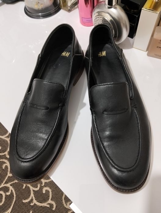 жіночі португальські шкіряні туфлі лофери hm