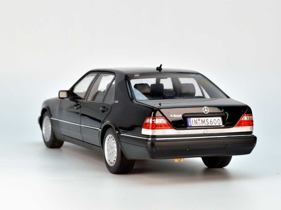 Модель 1:18 Mercedes S600 W140 Black