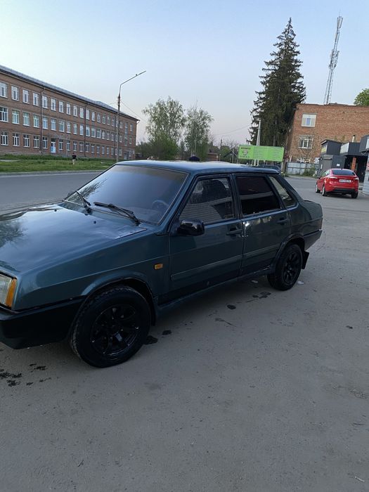 Lada 21099.