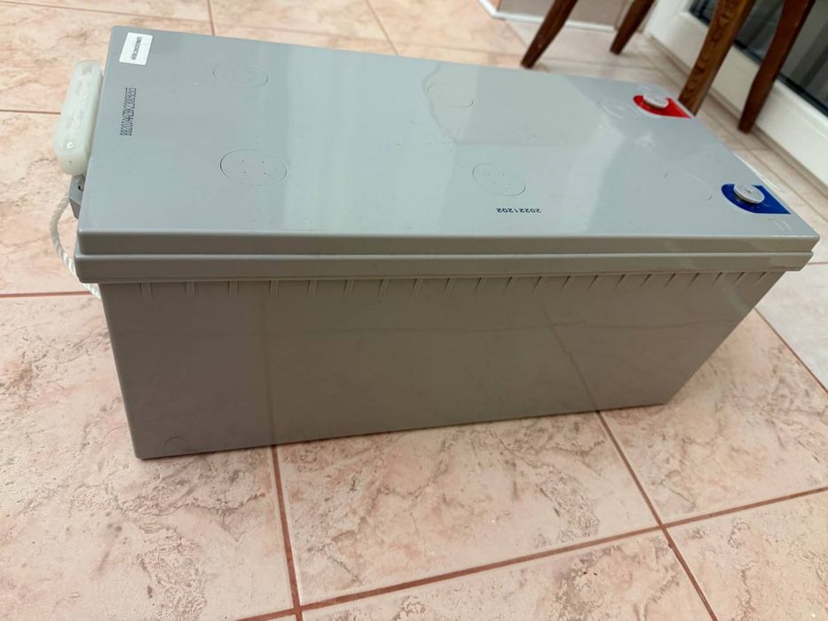 Акумулятор Гелевий Axioma energy 13.8 V залишок ємност і