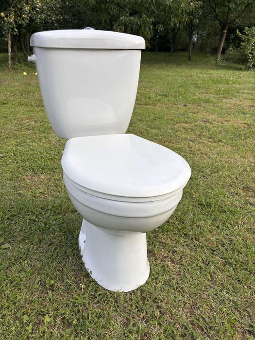 Kompakt WC Durasan – biały, stan bardzo dobry (muszla + spłuczka)