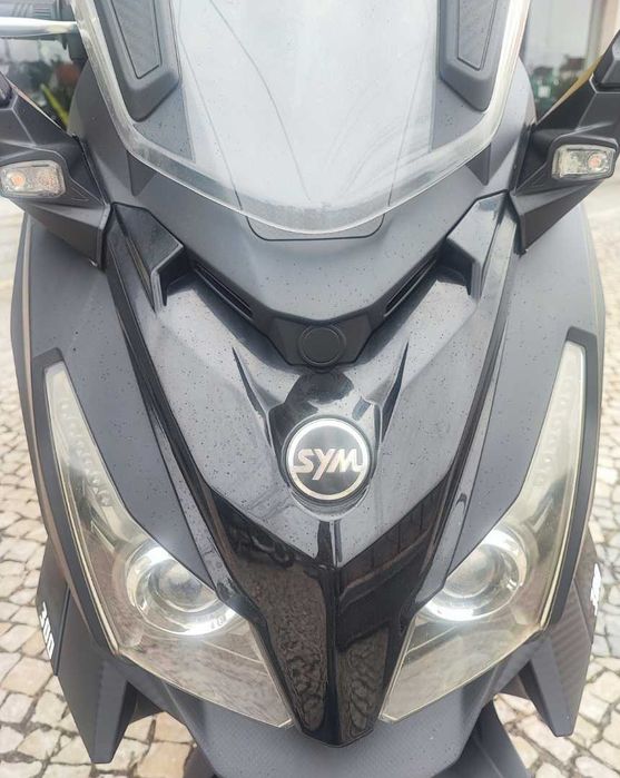 SYM Cruisym 300 ABS 2019 Elegante, confortável e pronta para o dia a dia ou viajar