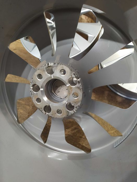 Felgi alu 19" Audi Q8 SQ8 Q5 A5 A6 A7 8.5" 5x112 ET20 66.6 4M8601025