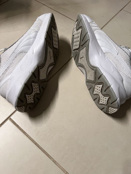 Buty sportowe PUMA biale rozm 42