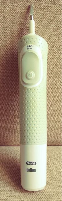 Szczoteczka elektryczna Oral-B VITALITY 100 + ładowarka + 5 końcówek