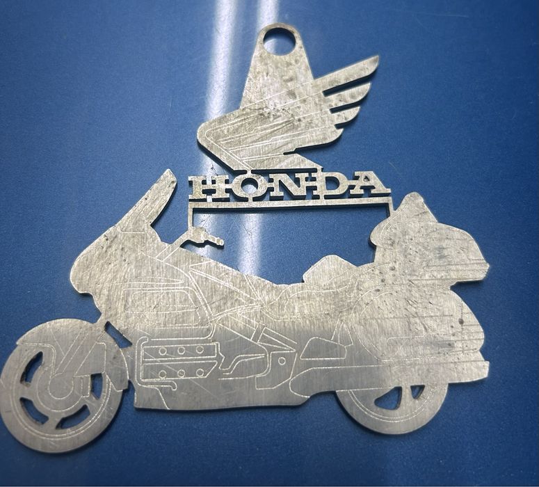 Brelok ..znaczek HONDA stal nierdzewna