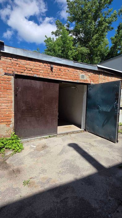 Продам гараж у районі ЦУМу