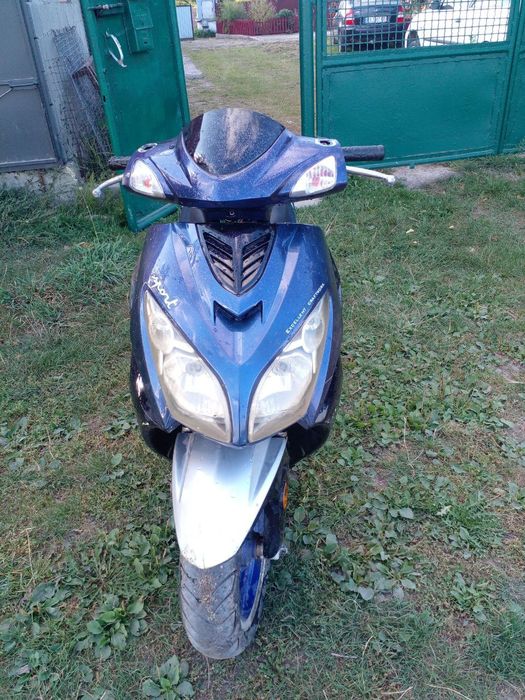 Скутер  чотирьохтактний мотор 80 двомісний