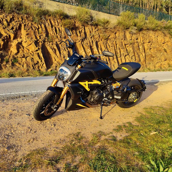 Diavel 1260s Black and Steel