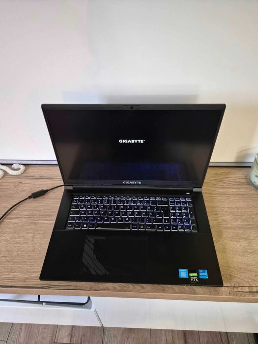 Laptop Gamingowy GIGABYTE G7KE