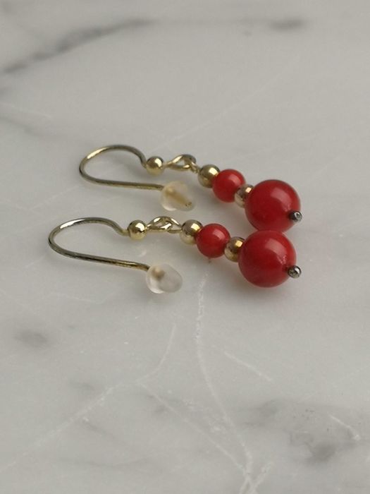 kolczyki z czerwonym koralem