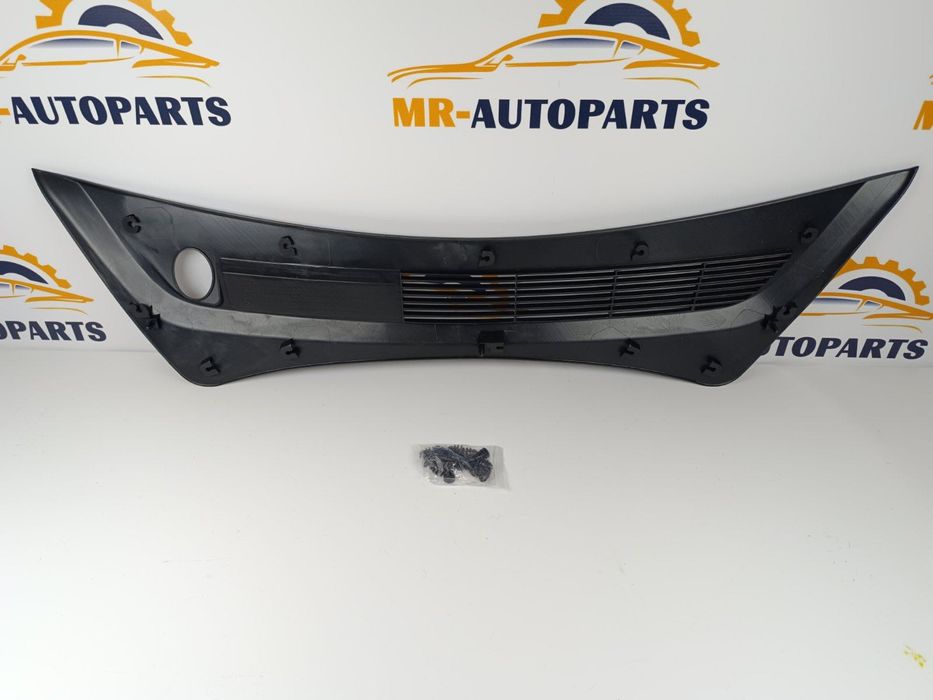 Підкапотний пластик жабо боксу задній Tesla Model 3 1081675-00-B