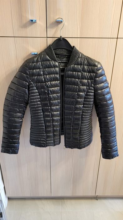 Kurtka Guess czarna pikowana rozmiar S
