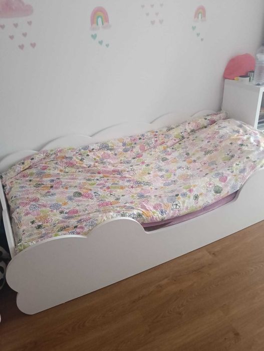 Cama Branca nuvem com colchão incluído