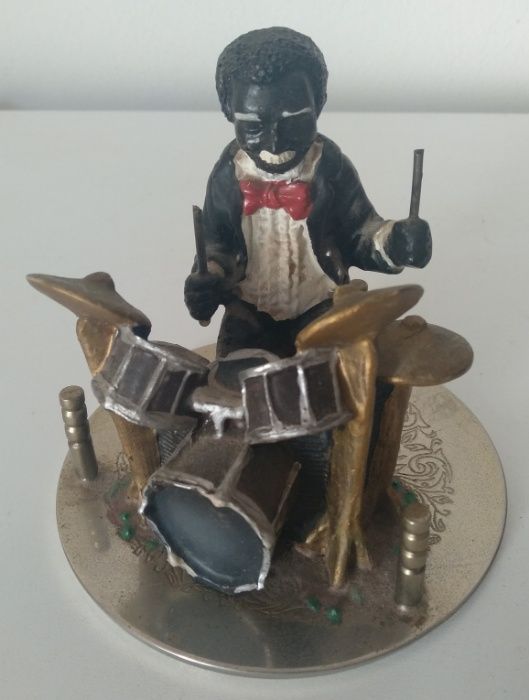 Baterista com base de metal