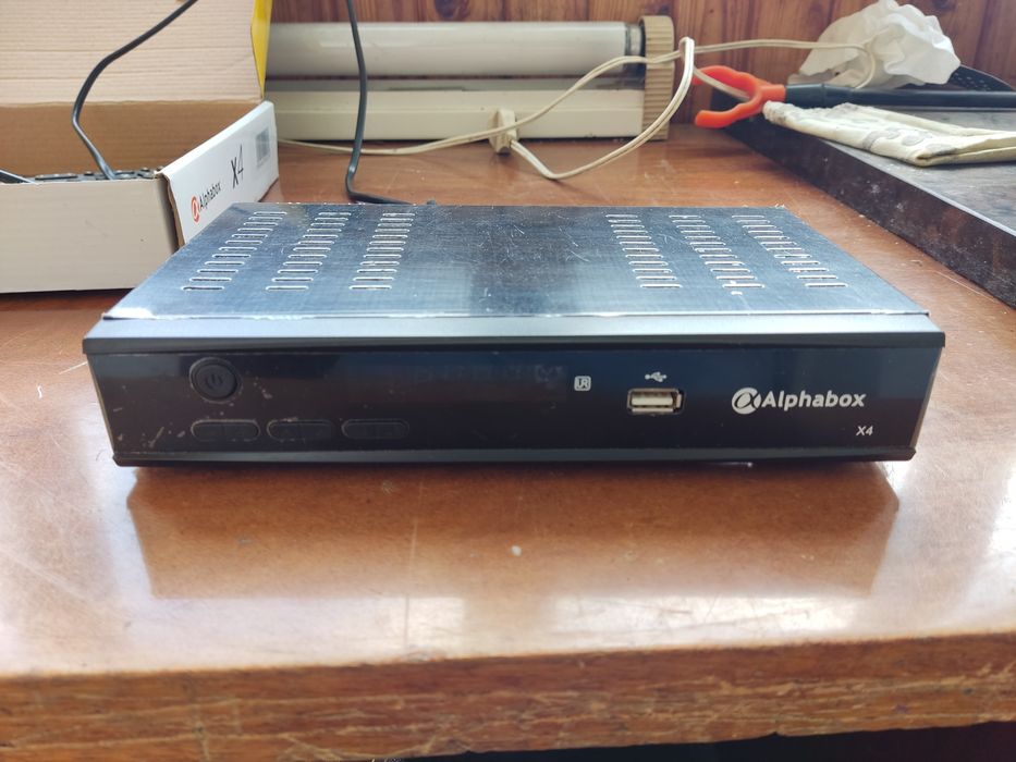 Спутниковый ресивер Alphabox X4