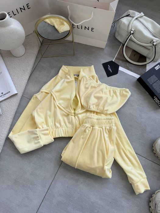 Костюм жіночий трійка