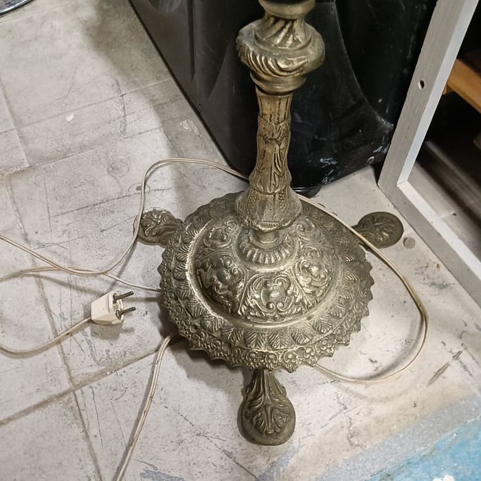 Candeeiro de pé  grande estilo antigo