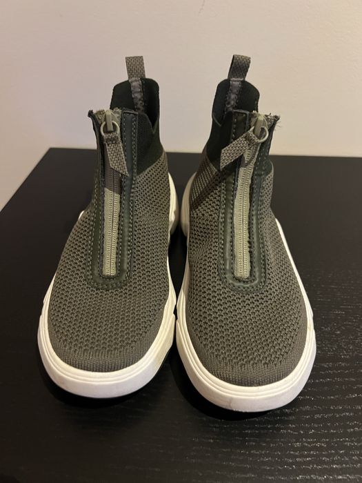 Sapatilhas Zara com fecho