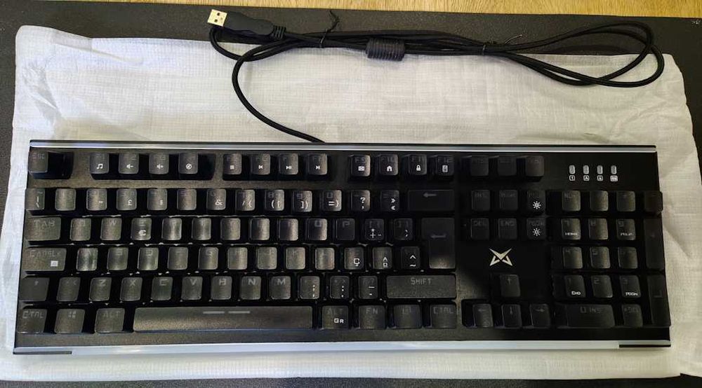 Matrics Phantom MSO550 – Teclado Mecânico Óptico RGB PT– Excelente estado