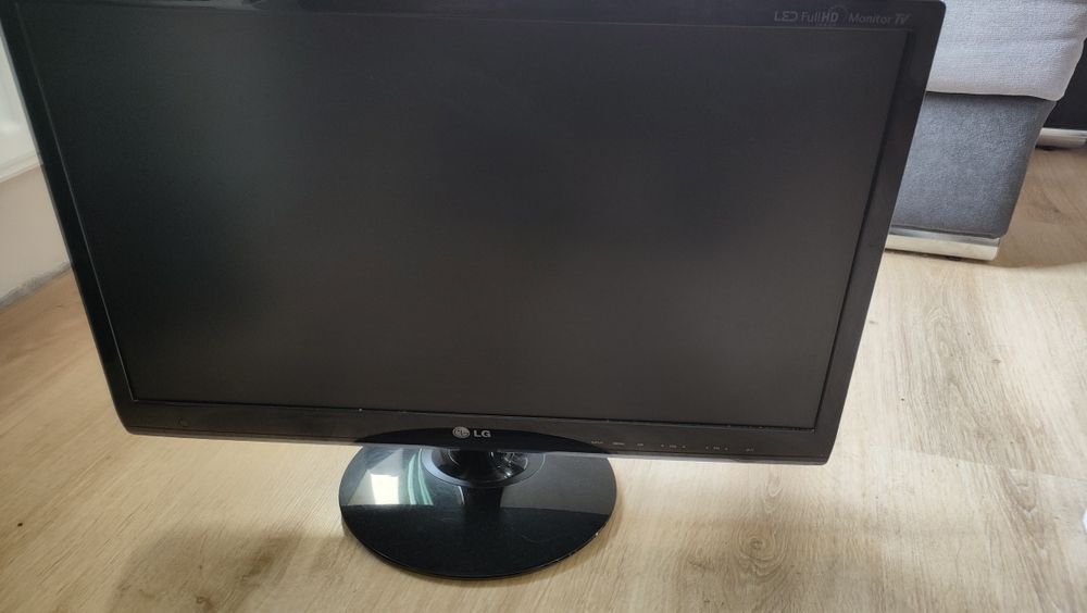 Telewizor LG 23 cale fullhd