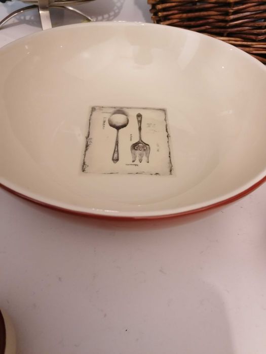 Conjunto de loiça com motivo colher e garfo