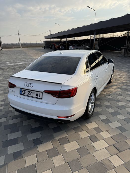 Audi A4 B9 2017 | 2.0 TFSI 190 к.с. | S-tronic