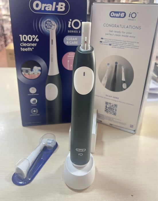 Електрична зубна щітка Oral-B iO Series 2 Clean & Care Лісово-зелена