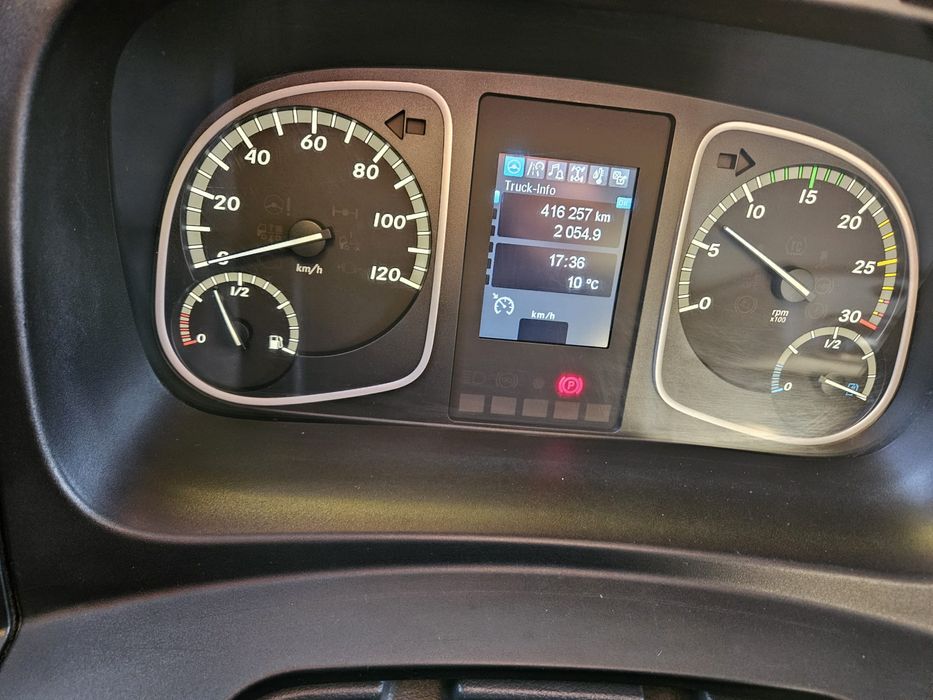 Mercedes Atego 816 izoterma winda