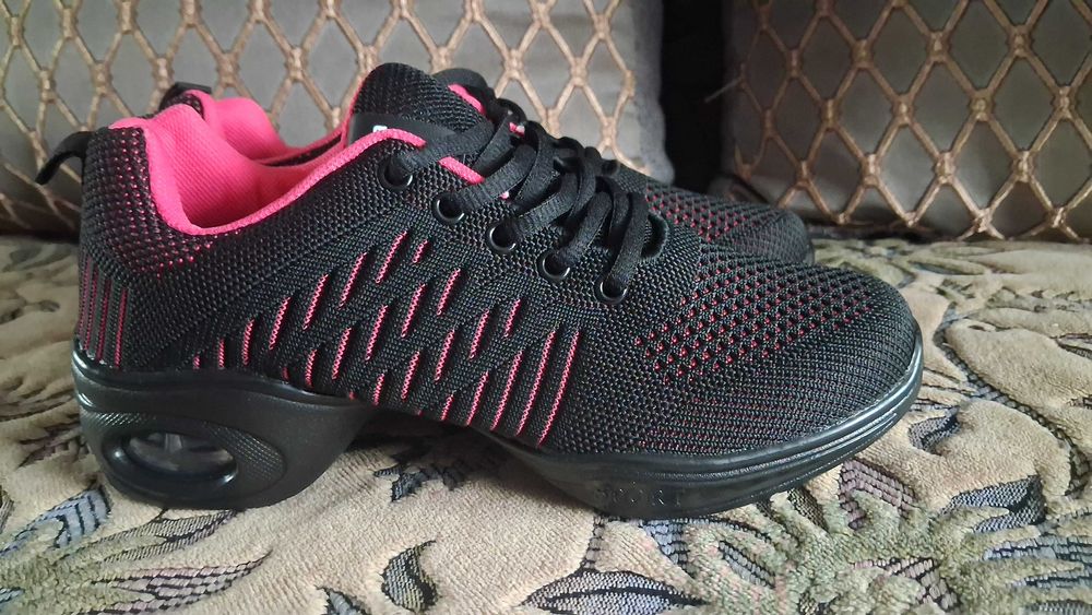 Джазовки, снікера, танцювальне взуття