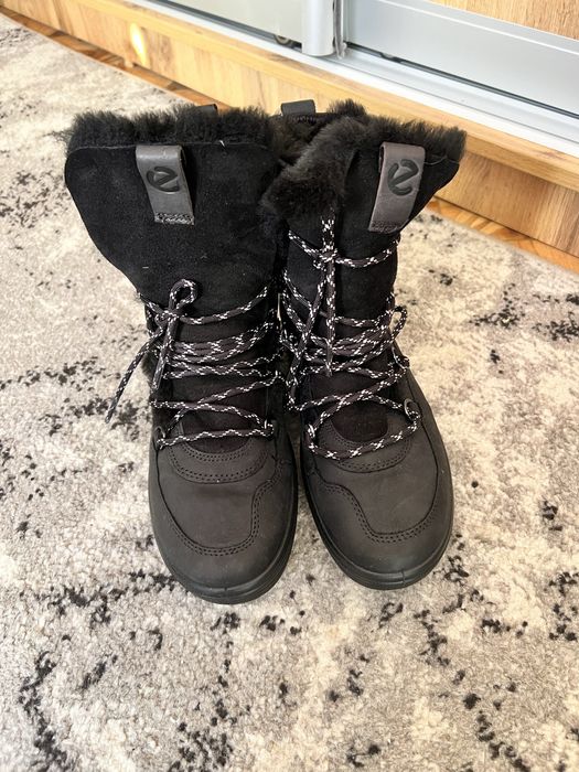 Продам зимние сапоги ECCO