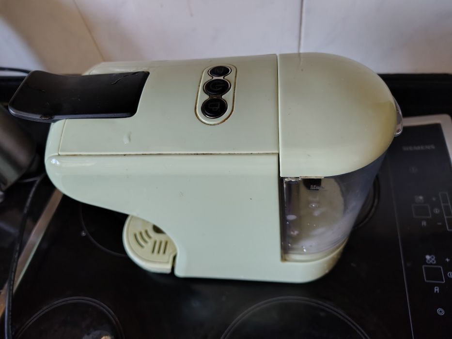 Máquina café expresso multicapsulas dolcegusto, nesexprsso e pó moido
