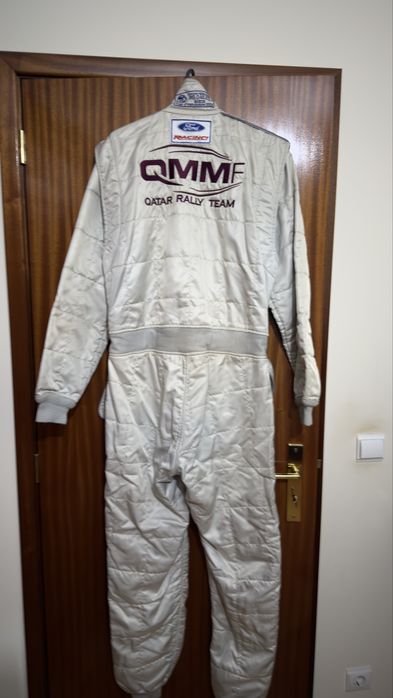 Fato competiçao Ford Racing Qatar Rally Team