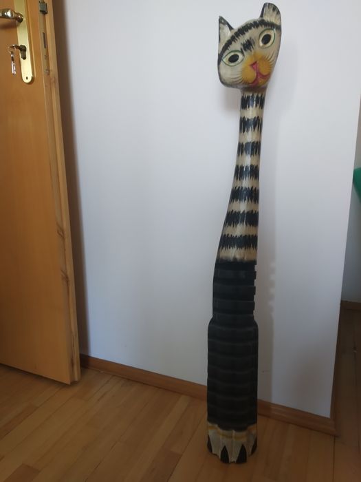 Figurka kota z miejscem do przechowywania płyt