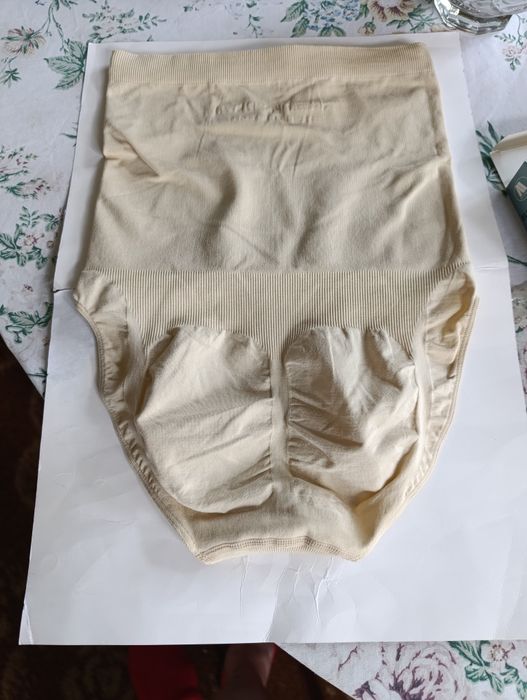 Продаються жіночі утягуючі еластичні трусикии